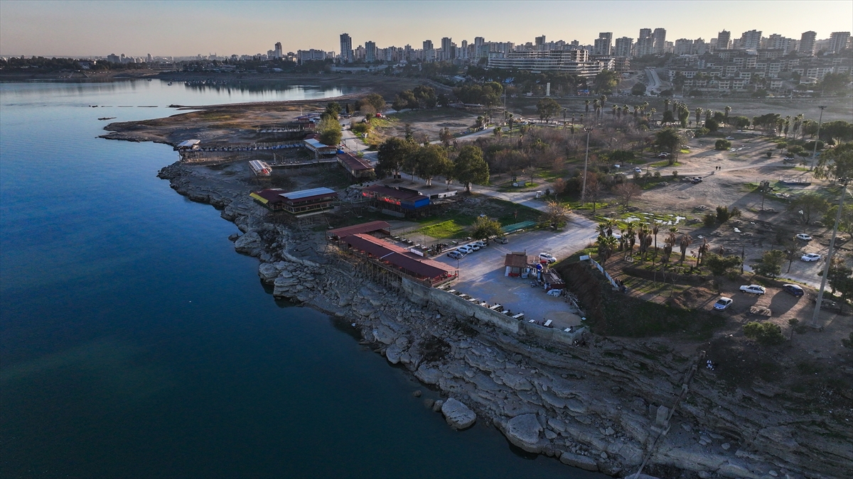 Adana'da Seyhan Baraj Gölü kıyısındaki kaçak yapılar yıkılacak Adana'da Seyhan Baraj Gölü kıyısındaki kaçak yapılar yıkılacak