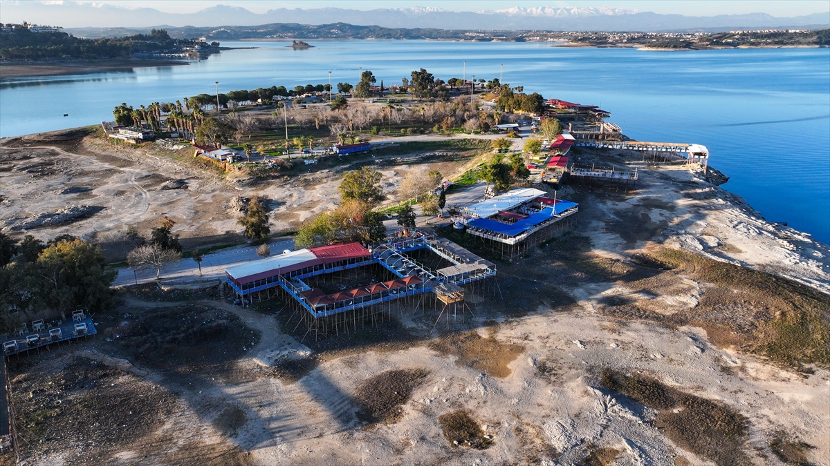 Adana'da Seyhan Baraj Gölü kıyısındaki kaçak yapılar yıkılacak Adana'da Seyhan Baraj Gölü kıyısındaki kaçak yapılar yıkılacak