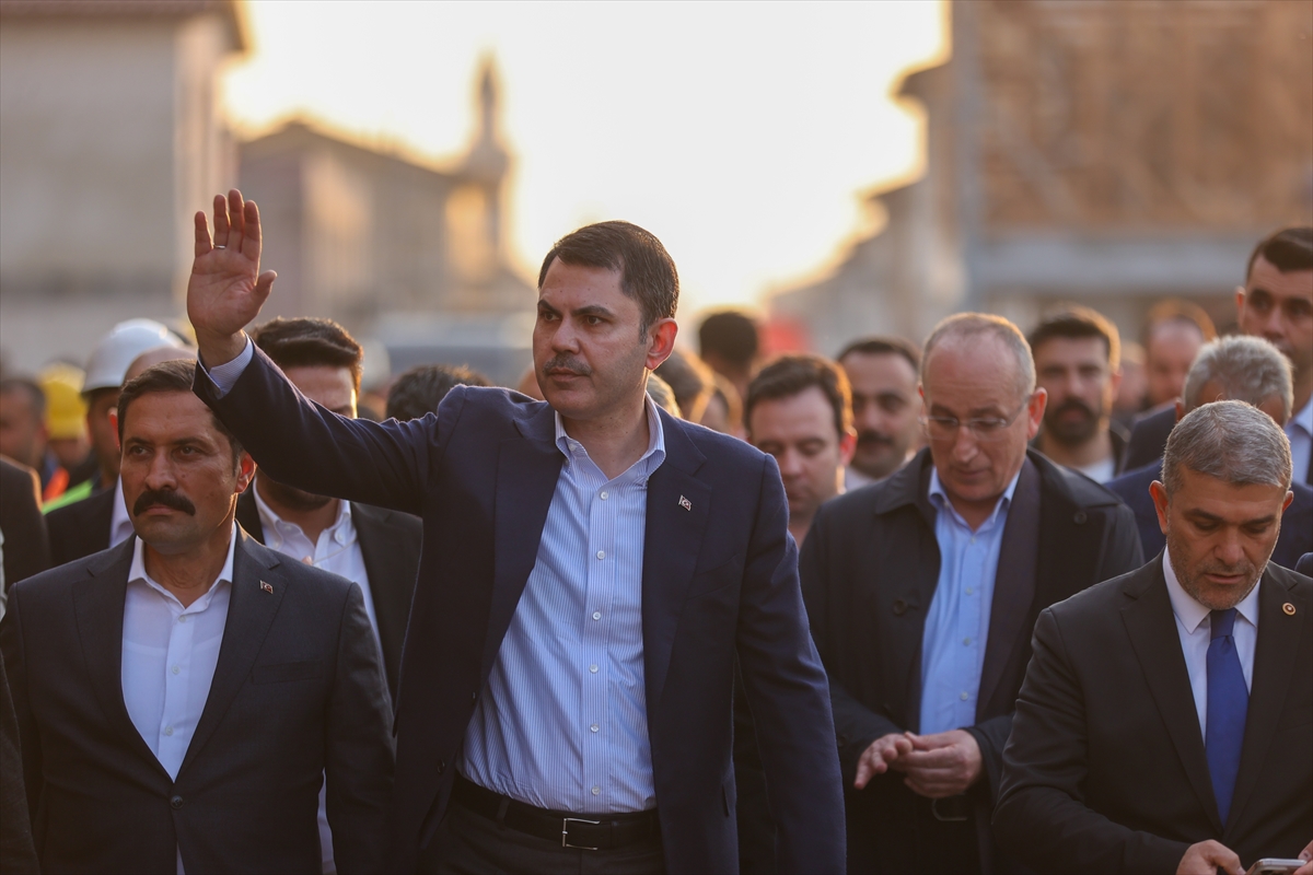 Bakan Kurum, Hatay'da, 455 bininci afet konutu teslimi öncesi incelemelerde bulundu Bakan Kurum, Hatay'da, 455 bininci afet konutu teslimi öncesi incelemelerde bulundu