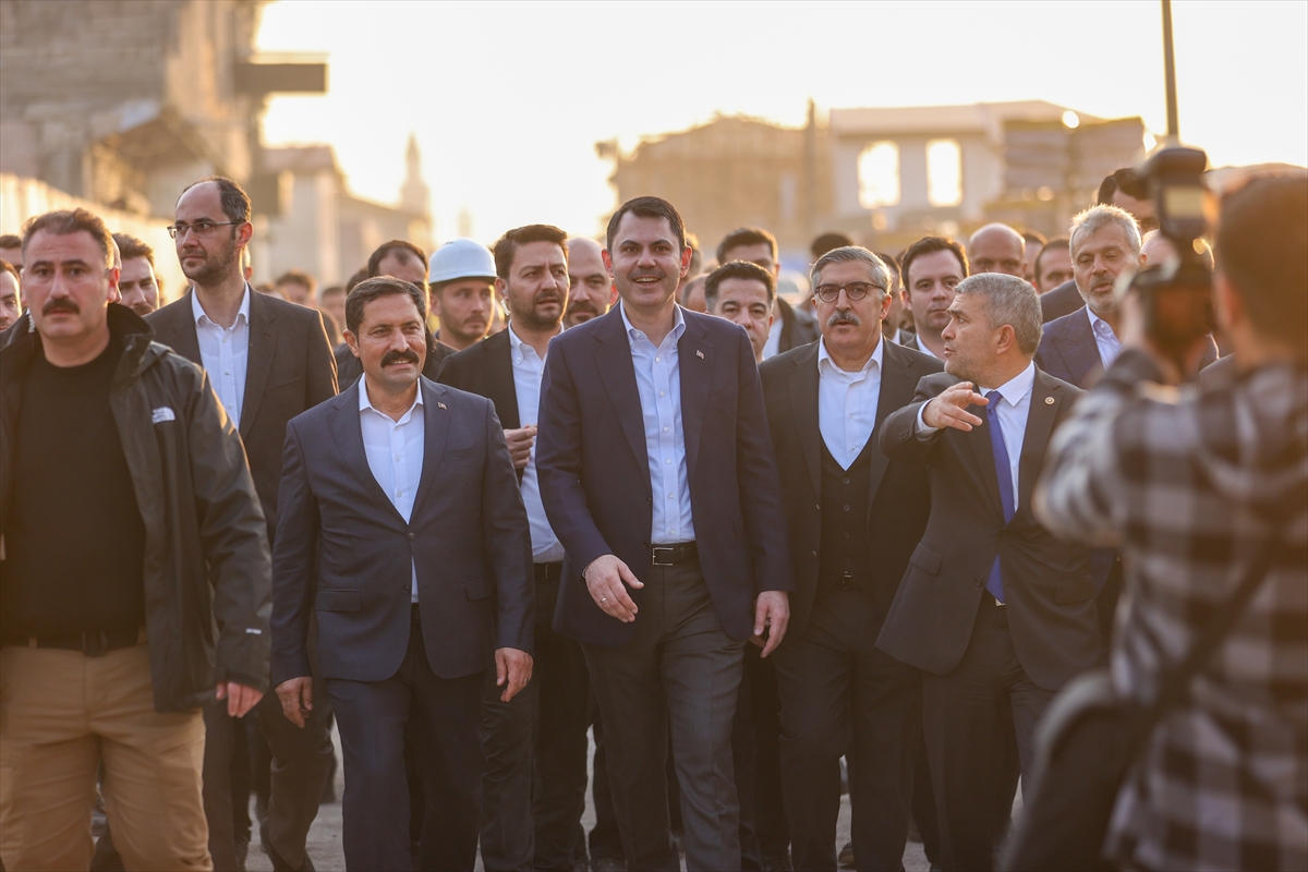 Bakan Kurum, Hatay'da, 455 bininci afet konutu teslimi öncesi incelemelerde bulundu Bakan Kurum, Hatay'da, 455 bininci afet konutu teslimi öncesi incelemelerde bulundu