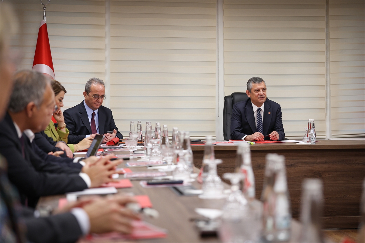 CHP Genel Başkanı Özel, basın toplantısı düzenledi: