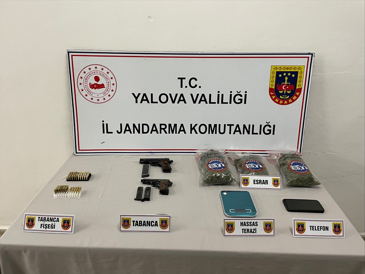 Yalova'da uyuşturucu operasyonunda yakalanan zanlı tutuklandı Yalova'da uyuşturucu operasyonunda yakalanan zanlı tutuklandı