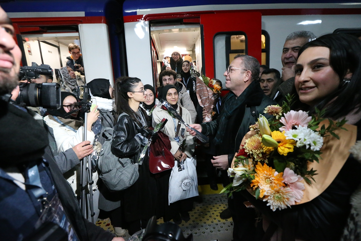 Yeni sezonun ilk seferine çıkan Turistik Doğu Ekspresi son durağı Kars'a ulaştı
