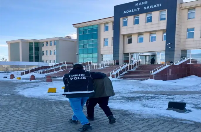 Kars'ta aracında uyuşturucu ele geçirilen şüpheli tutuklandı